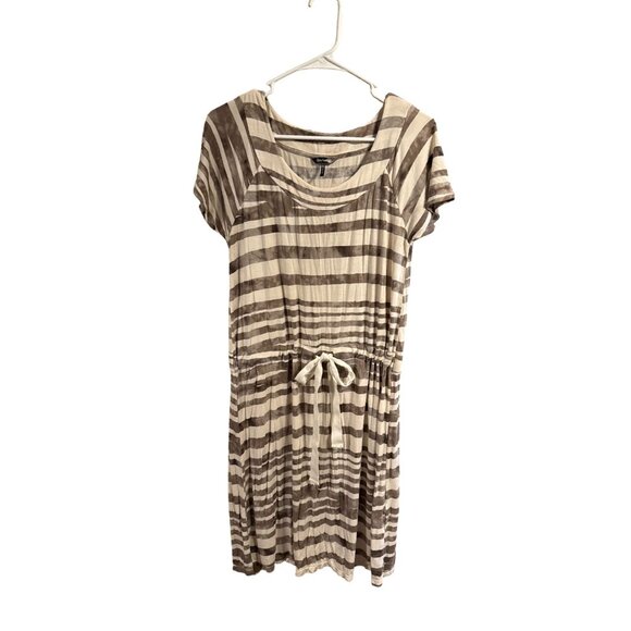 Brown & White Striped Short Sleeve Dress By Daisy Fuentes With Drawstring Waist - Picture 2 of 5